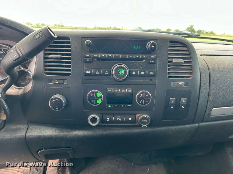 image for item DO7518 2011 Chevrolet  Silverado 1500 Crew Cab pickup truck