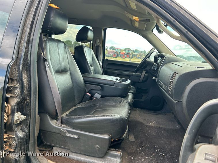 image for item DO7518 2011 Chevrolet  Silverado 1500 Crew Cab pickup truck