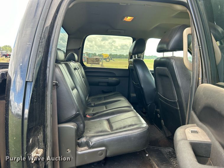 image for item DO7518 2011 Chevrolet  Silverado 1500 Crew Cab pickup truck