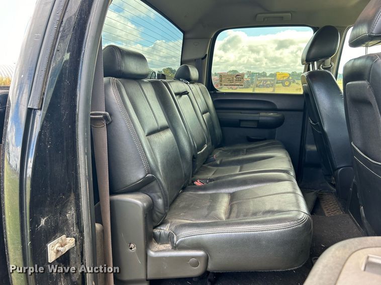 image for item DO7518 2011 Chevrolet  Silverado 1500 Crew Cab pickup truck