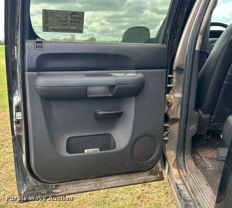 image for item DO7518 2011 Chevrolet  Silverado 1500 Crew Cab pickup truck