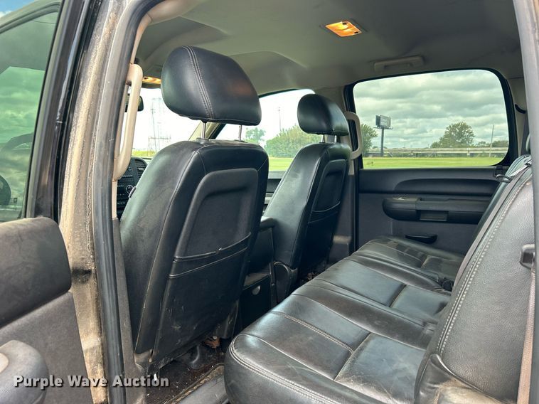 image for item DO7518 2011 Chevrolet  Silverado 1500 Crew Cab pickup truck