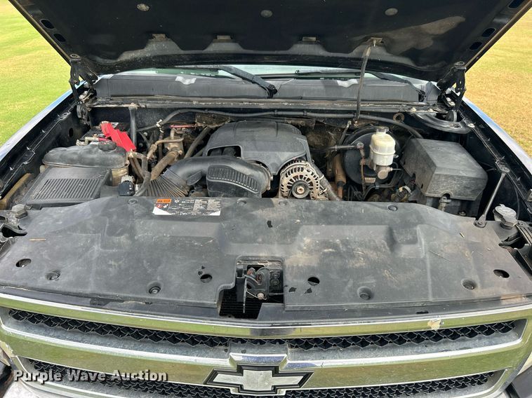 image for item DO7518 2011 Chevrolet  Silverado 1500 Crew Cab pickup truck