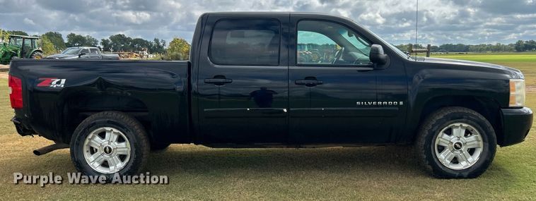 image for item DO7519 2008 Chevrolet  Silverado 1500 Crew Cab pickup truck