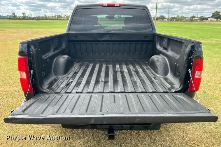 image for item DO7519 2008 Chevrolet  Silverado 1500 Crew Cab pickup truck