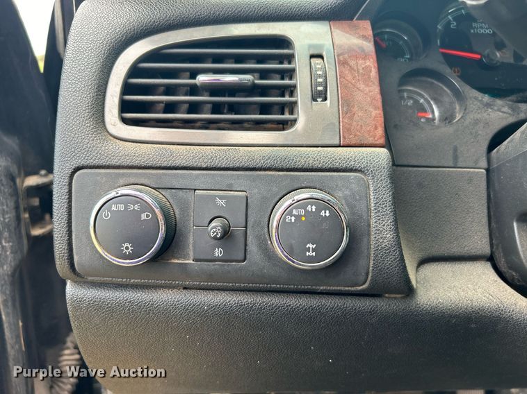 image for item DO7519 2008 Chevrolet  Silverado 1500 Crew Cab pickup truck