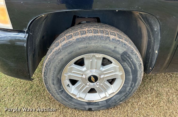 image for item DO7519 2008 Chevrolet  Silverado 1500 Crew Cab pickup truck