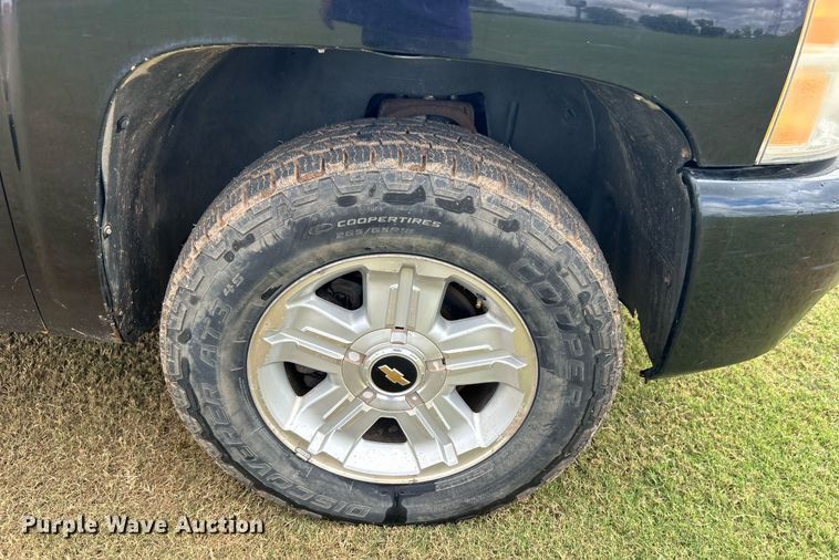 image for item DO7519 2008 Chevrolet  Silverado 1500 Crew Cab pickup truck