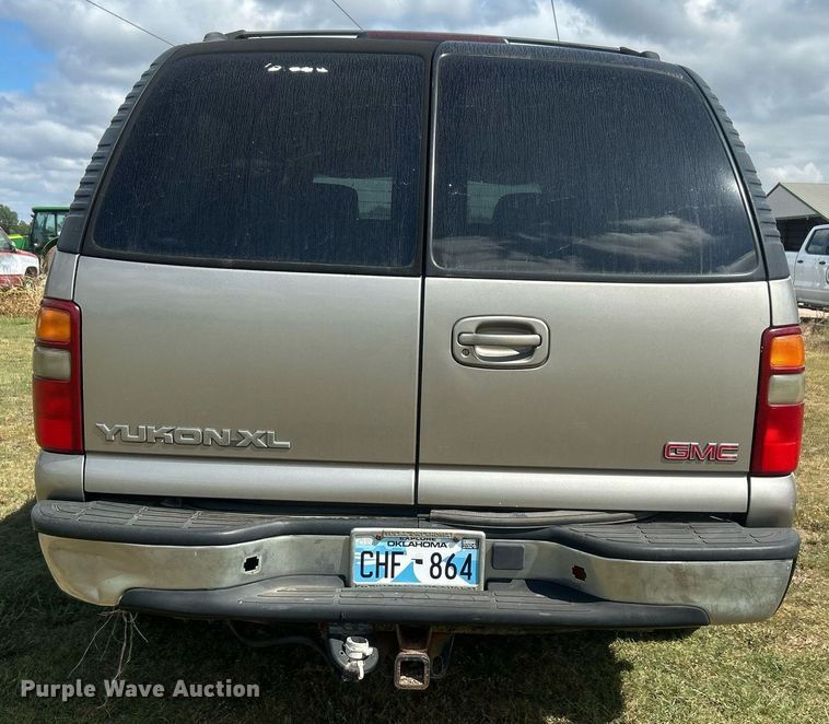 image for item DO7520 2001 GMC Yukon XL SUV