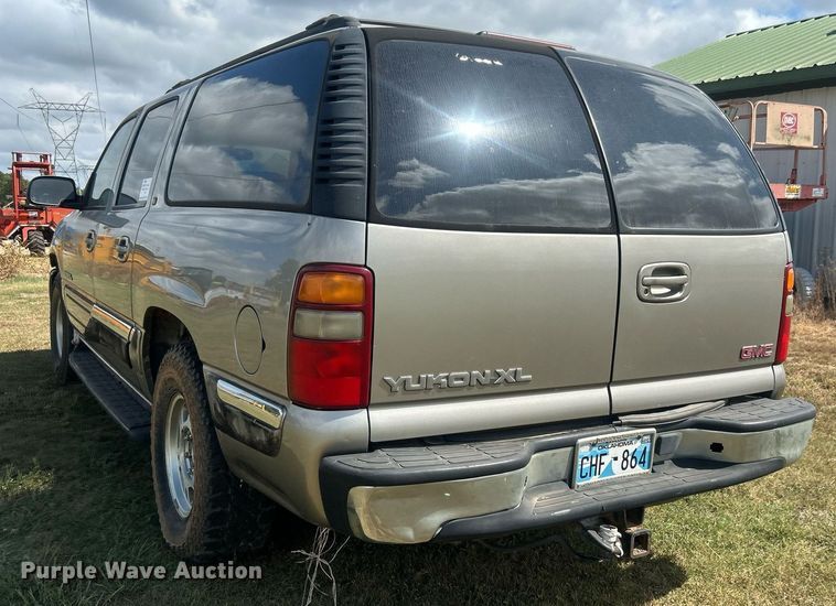 image for item DO7520 2001 GMC Yukon XL SUV