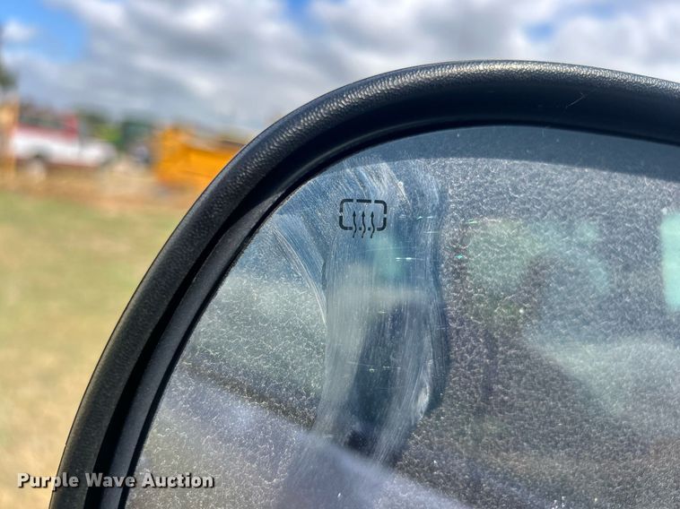 image for item DO7520 2001 GMC Yukon XL SUV