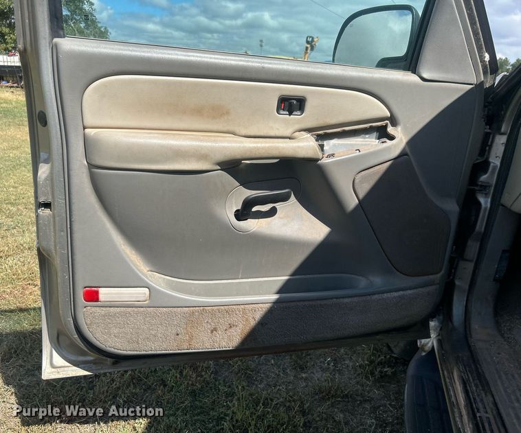 image for item DO7520 2001 GMC Yukon XL SUV