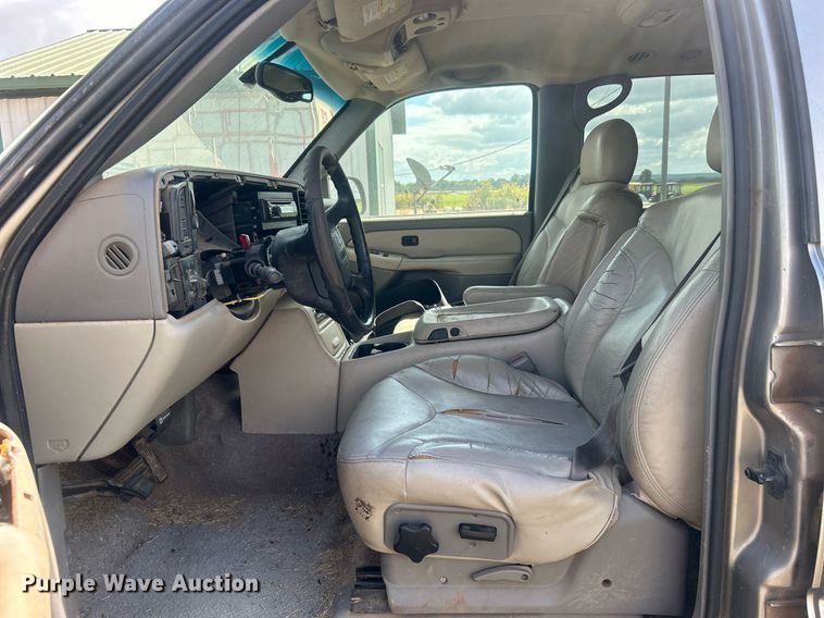 image for item DO7520 2001 GMC Yukon XL SUV