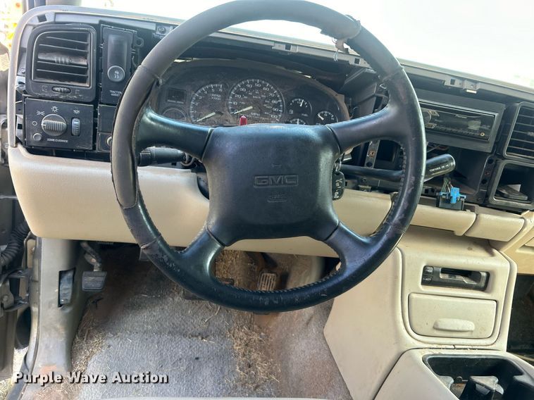 image for item DO7520 2001 GMC Yukon XL SUV