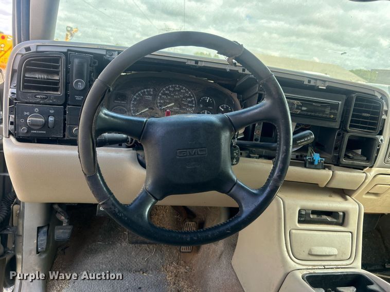 image for item DO7520 2001 GMC Yukon XL SUV