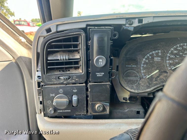 image for item DO7520 2001 GMC Yukon XL SUV