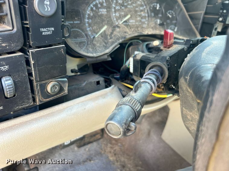 image for item DO7520 2001 GMC Yukon XL SUV