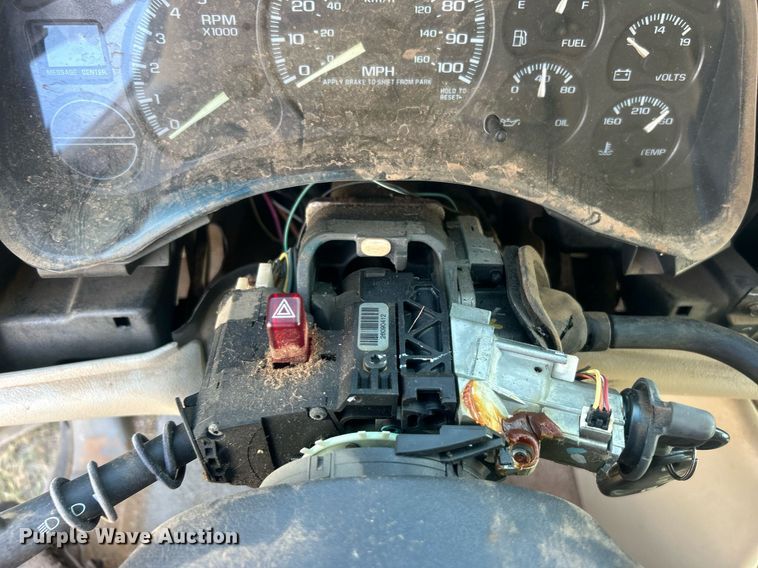 image for item DO7520 2001 GMC Yukon XL SUV