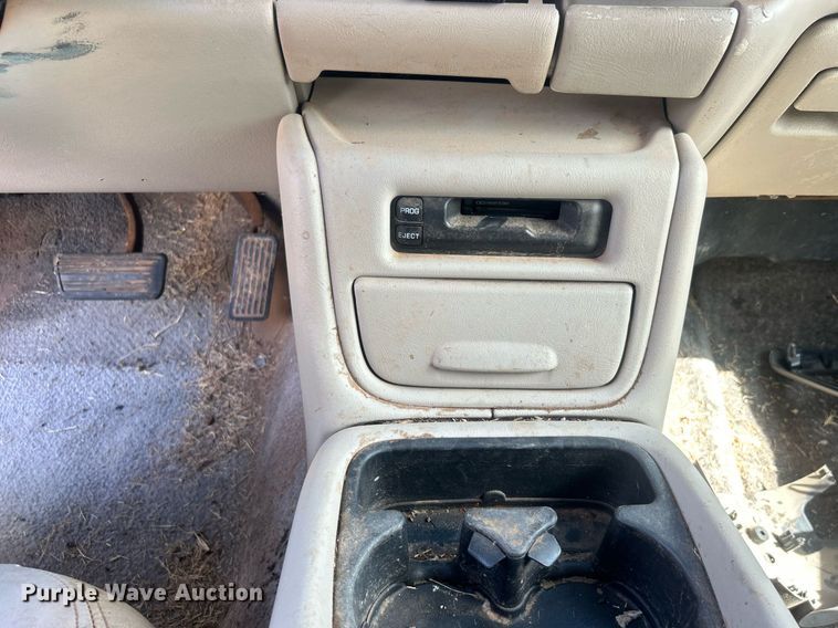 image for item DO7520 2001 GMC Yukon XL SUV