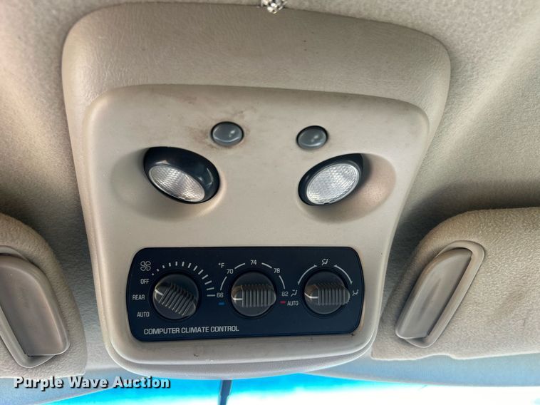 image for item DO7520 2001 GMC Yukon XL SUV