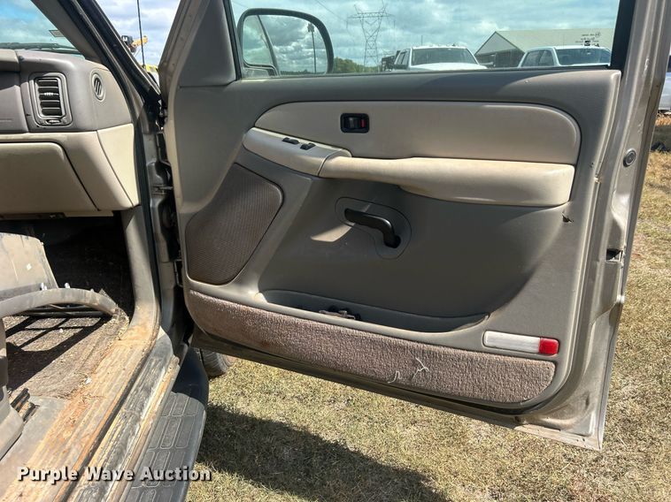 image for item DO7520 2001 GMC Yukon XL SUV