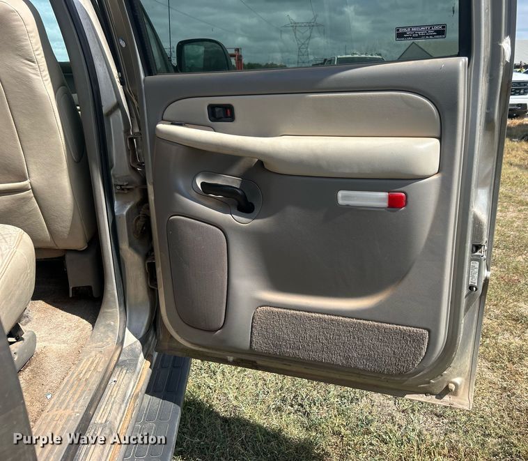 image for item DO7520 2001 GMC Yukon XL SUV