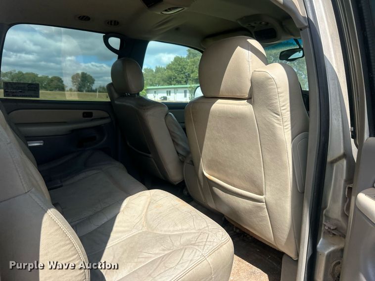 image for item DO7520 2001 GMC Yukon XL SUV