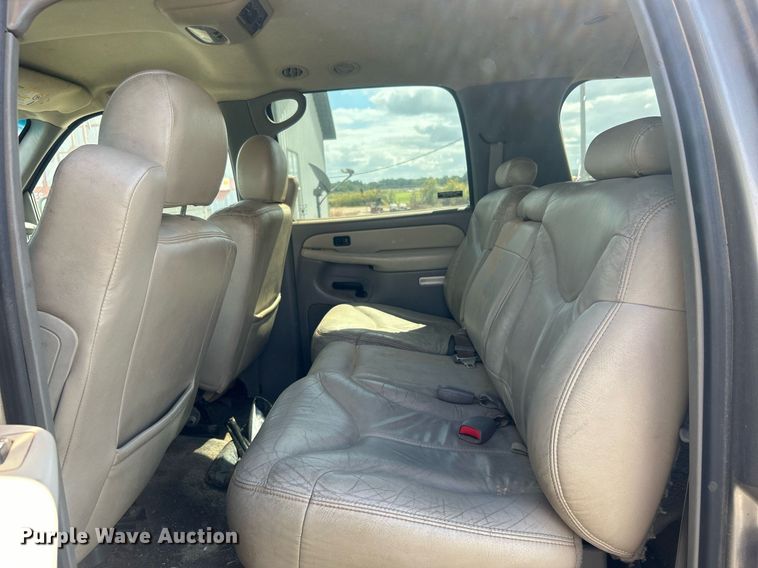 image for item DO7520 2001 GMC Yukon XL SUV