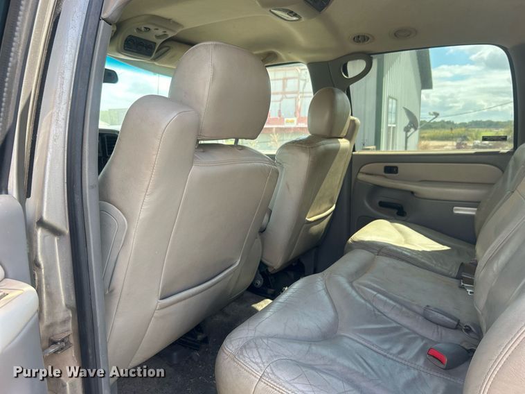 image for item DO7520 2001 GMC Yukon XL SUV