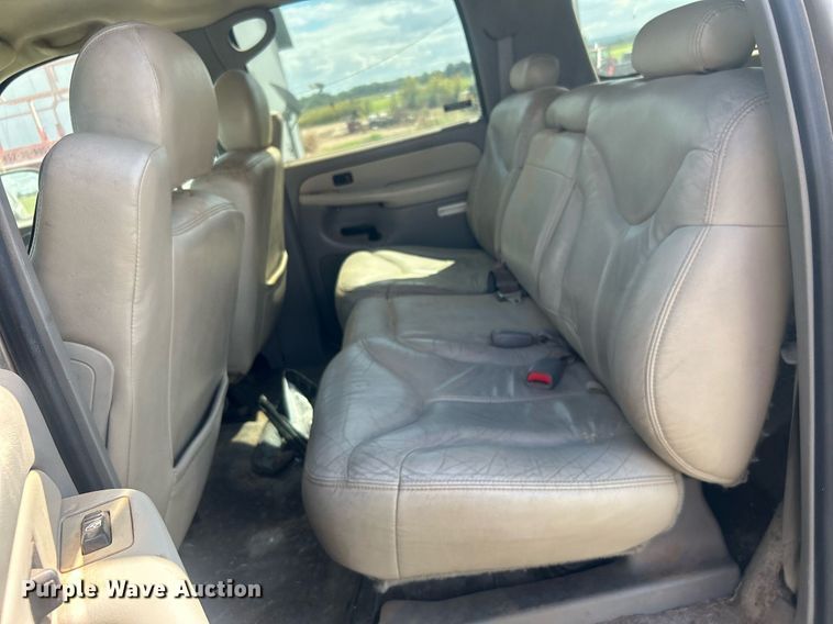 image for item DO7520 2001 GMC Yukon XL SUV