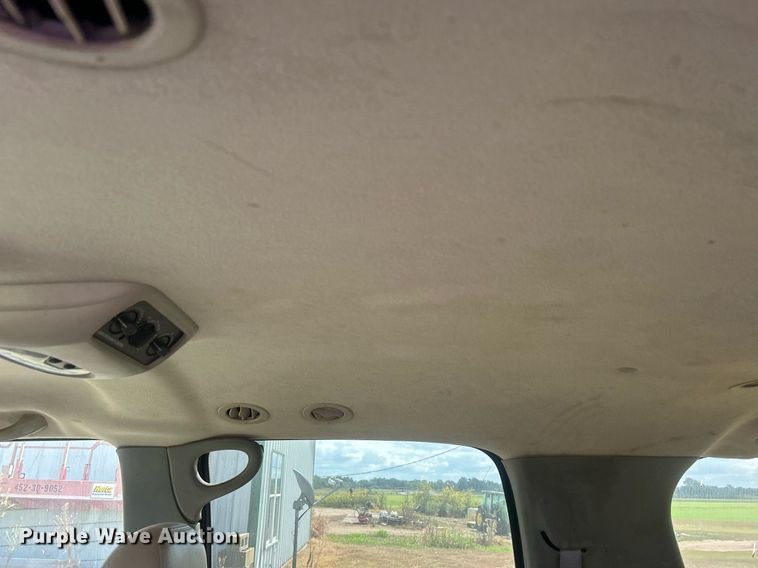 image for item DO7520 2001 GMC Yukon XL SUV