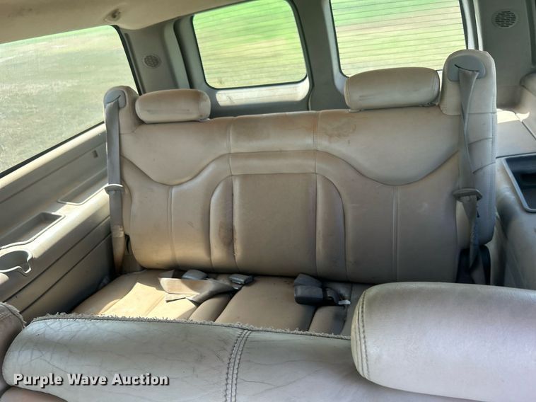 image for item DO7520 2001 GMC Yukon XL SUV