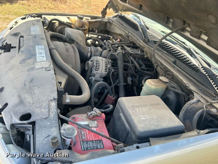 image for item DO7520 2001 GMC Yukon XL SUV