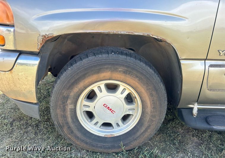 image for item DO7520 2001 GMC Yukon XL SUV