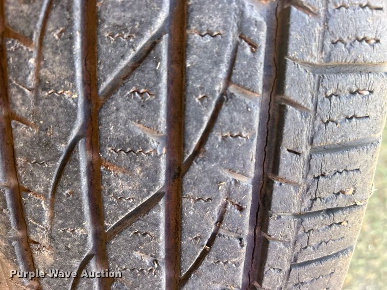 image for item DO7520 2001 GMC Yukon XL SUV