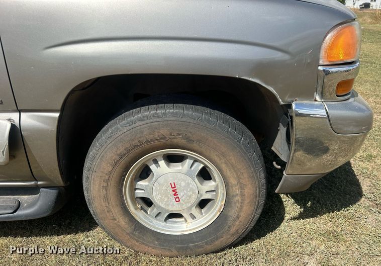 image for item DO7520 2001 GMC Yukon XL SUV