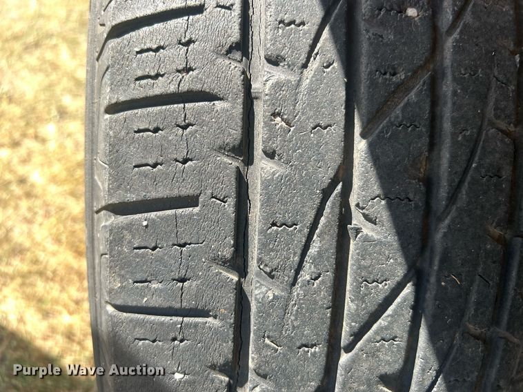 image for item DO7520 2001 GMC Yukon XL SUV