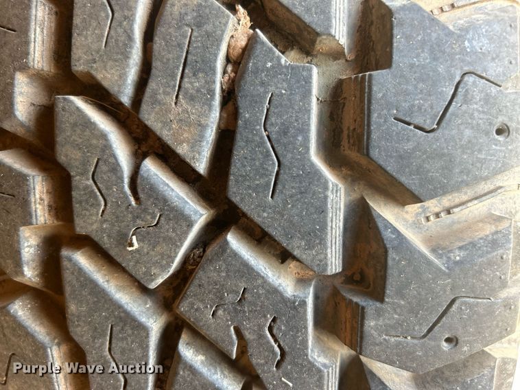 image for item DO7520 2001 GMC Yukon XL SUV