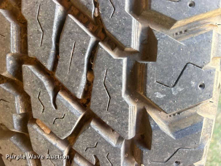 image for item DO7520 2001 GMC Yukon XL SUV