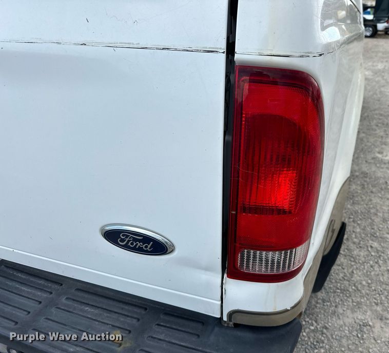 image for item DP3354 2001 Ford F250 Super Duty Crew Cab pickup truck