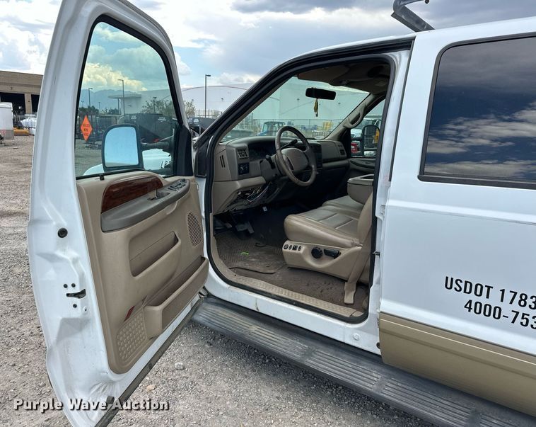 image for item DP3354 2001 Ford F250 Super Duty Crew Cab pickup truck