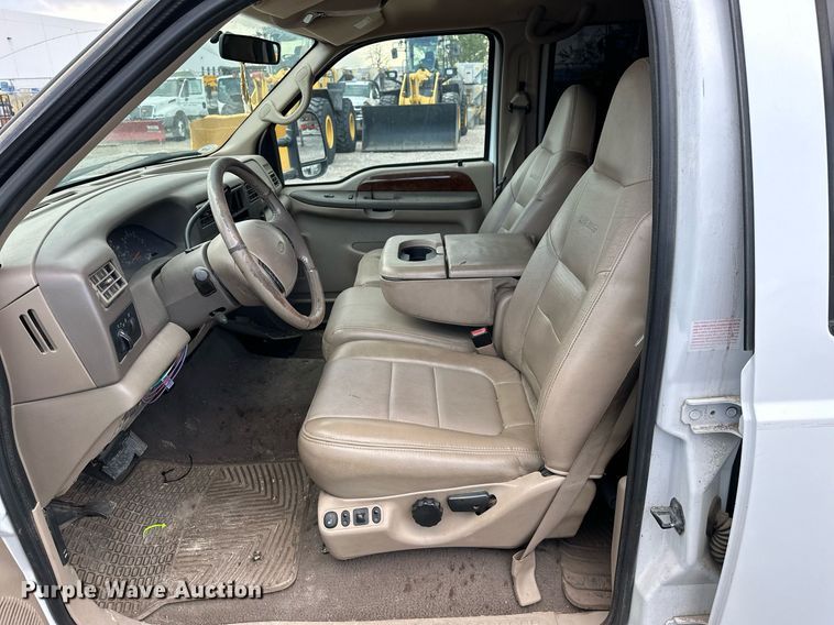 image for item DP3354 2001 Ford F250 Super Duty Crew Cab pickup truck