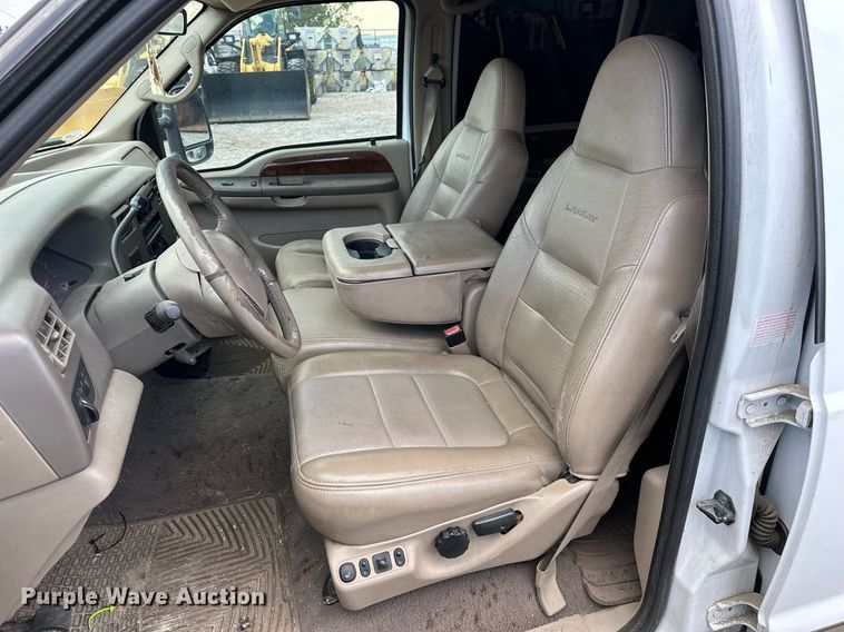 image for item DP3354 2001 Ford F250 Super Duty Crew Cab pickup truck