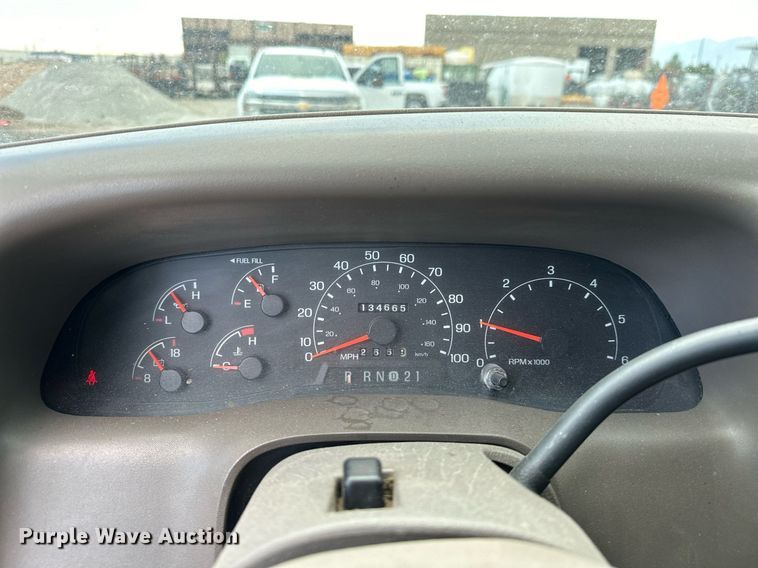 image for item DP3354 2001 Ford F250 Super Duty Crew Cab pickup truck