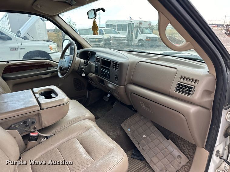 image for item DP3354 2001 Ford F250 Super Duty Crew Cab pickup truck