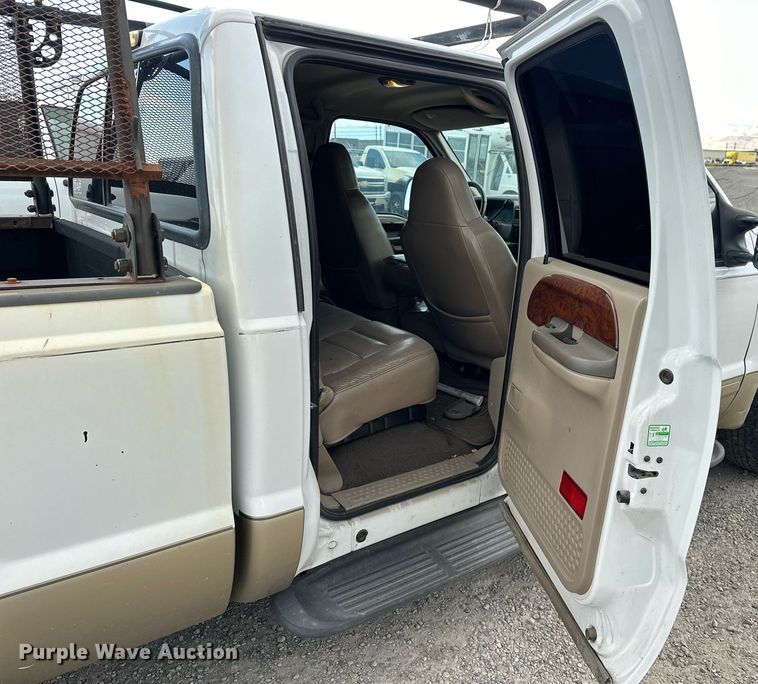 image for item DP3354 2001 Ford F250 Super Duty Crew Cab pickup truck