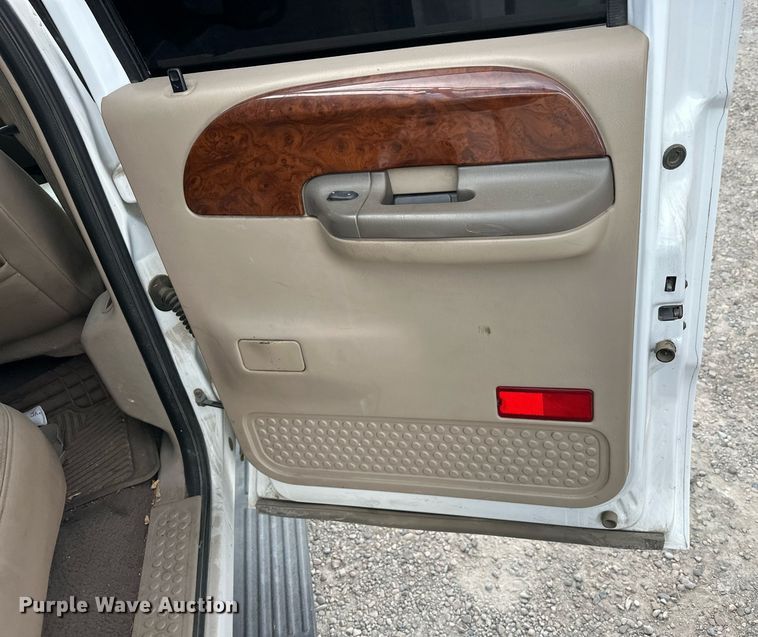 image for item DP3354 2001 Ford F250 Super Duty Crew Cab pickup truck