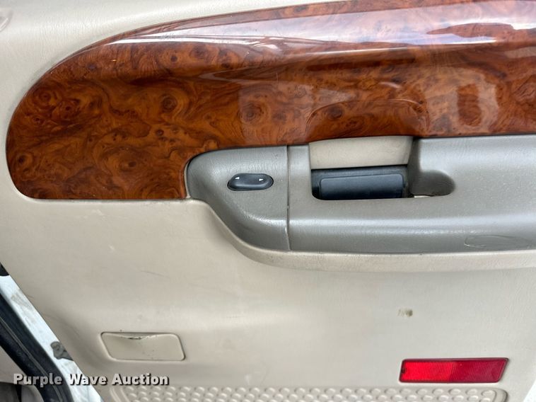 image for item DP3354 2001 Ford F250 Super Duty Crew Cab pickup truck