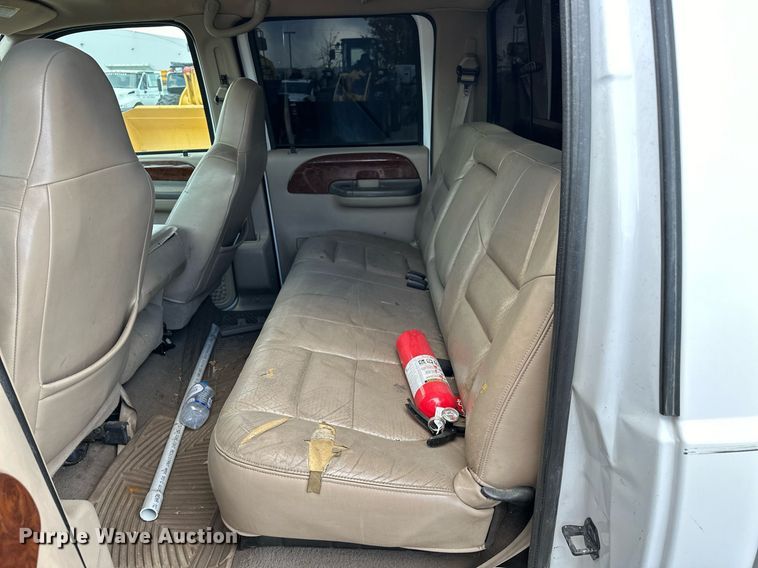 image for item DP3354 2001 Ford F250 Super Duty Crew Cab pickup truck