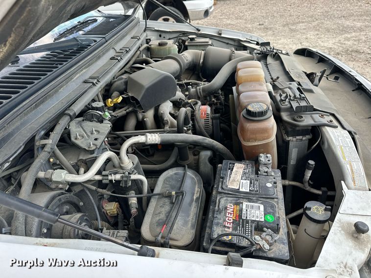 image for item DP3354 2001 Ford F250 Super Duty Crew Cab pickup truck